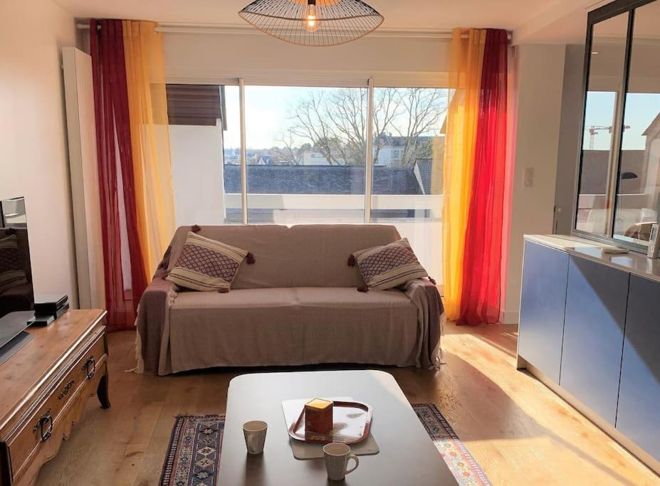 Le 828 : Appartement En Plein Centre De Ванн Екстер'єр фото