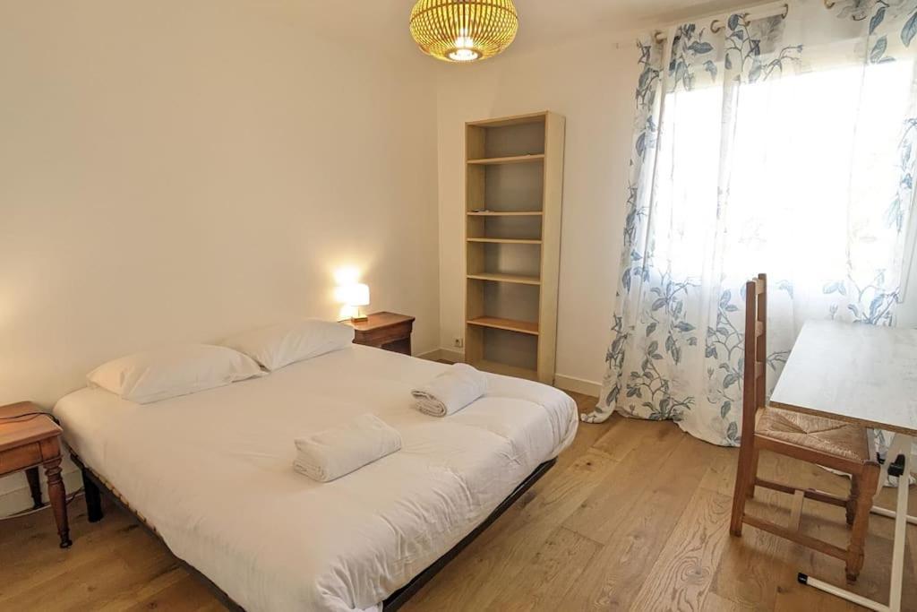 Le 828 : Appartement En Plein Centre De Ванн Екстер'єр фото