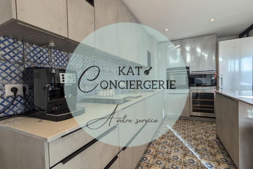 Le 828 : Appartement En Plein Centre De Ванн Екстер'єр фото